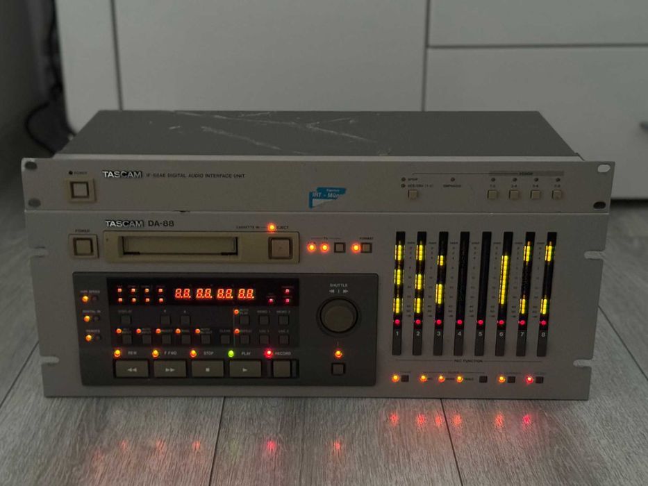 Magnetofon cyfrowy Mikser Tascam DA-88 + Interfejs IF-88AE Unikat