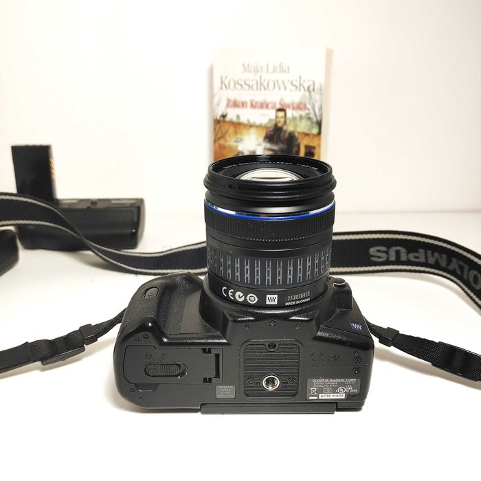 Cyfrowa Lustrzanka OLYMPUS IS E 620 z lens Zuiko 14-42mm 1:3,5-5,6 4/3