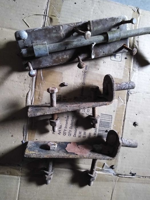 Zawiasy rygiel zasuwa do bramy furtki