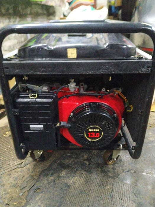 Продам генератор 6 кВт 3 фазы 220/380в