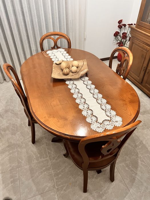 Mesa + 4 cadeiras