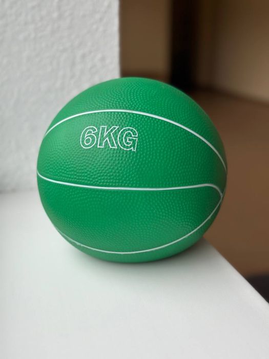 Метбол, мʼяч для фітнесу