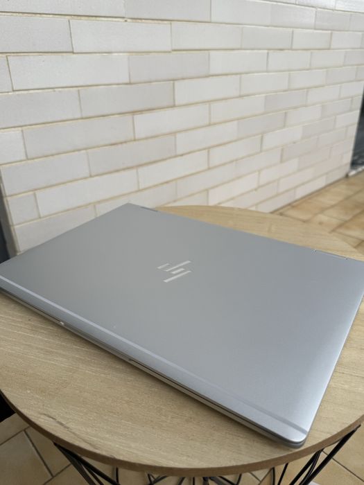 HP Elitebook 1030 G2 ,Core i5 7th generation 8 GB Ram 256 SSD