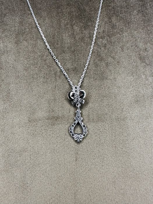 Fio Colar com medalha em prata e marcacites