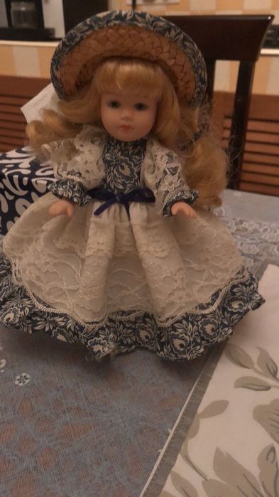 Продам гарну лялечку