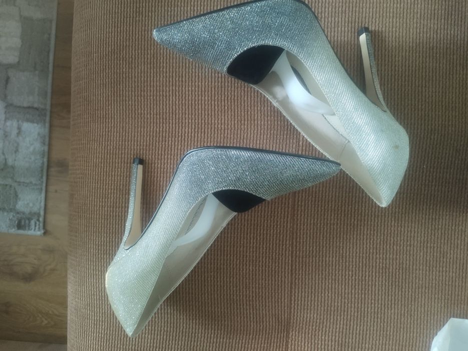 Buty na obcasie r.40