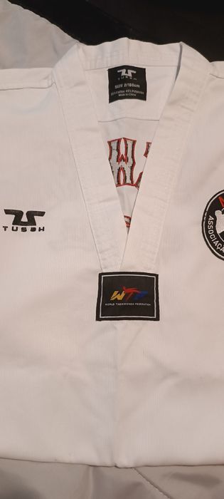Fato/Dobok Dae Taekwondo 160cm para crianças
O Dobok foi utilizado ap