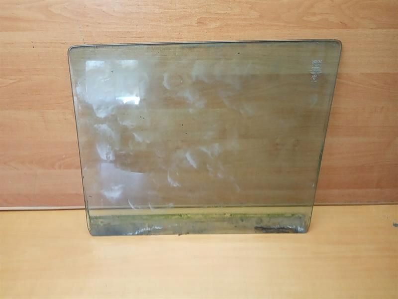 SZYBA BOCZNA PRAWA PRZEDNIA DRZWI FIAT 125 KOMBI