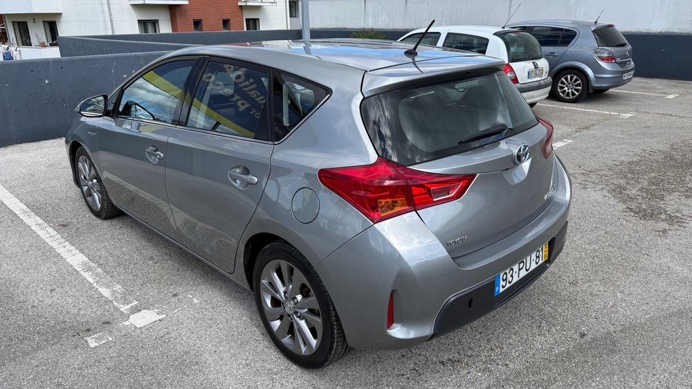 Toyota Auris hybrid 1.8