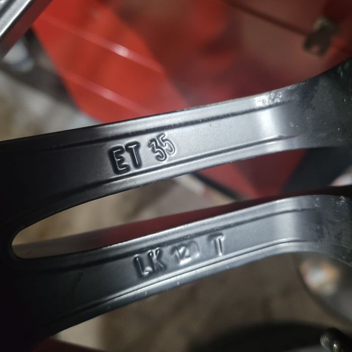 Koła  zimowe VW T5 T6 5-120 Et 35 235.55.17 Hankook 8mm