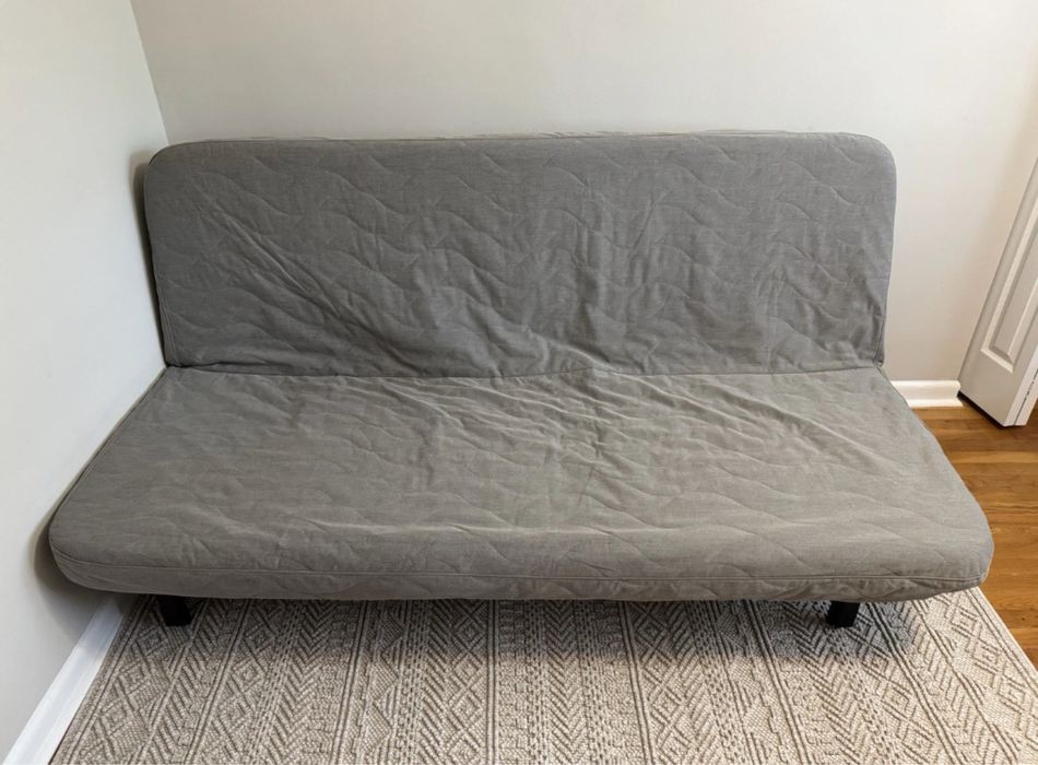 Sofá-cama e capa lavável com colchão de espuma NYHAMN