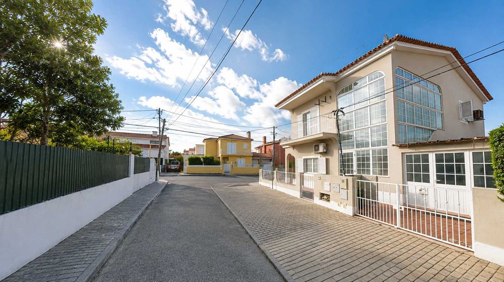 Moradia T3 isolada com anexo e garagem em Brejos de Azeitão