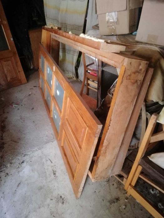 Продам двери межкомнатные дубовые со стеклом, б/у, в отл. состоянии.