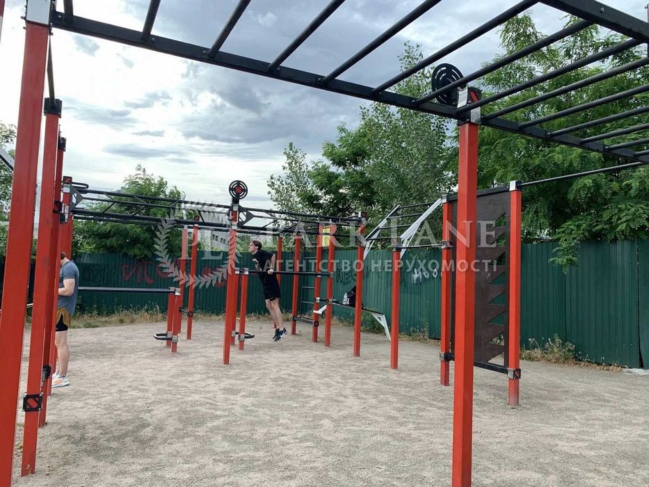 1 к.Ревуцького  40в,  ЖК Лебединий,Харківський масив,Дарницький р-н