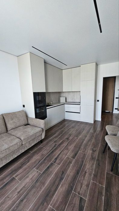 Оренда 1.5-кімн квартири в Parkland