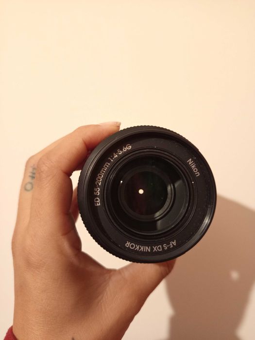 Nikon D3000 prática e leve como nova!