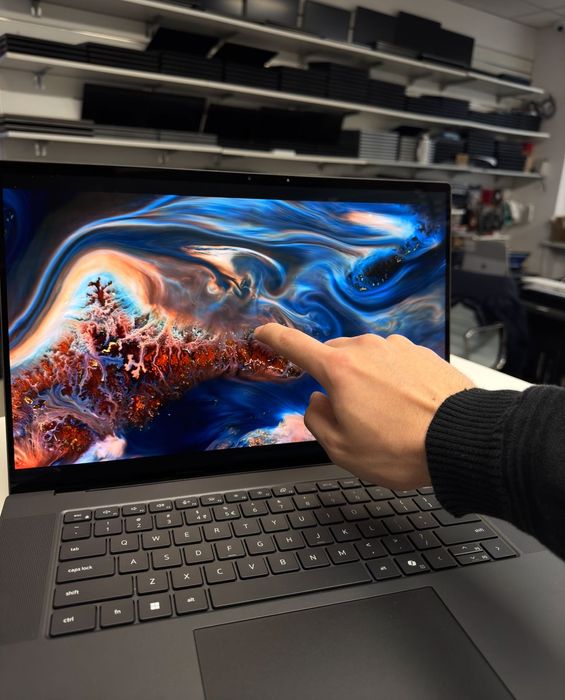 Dell Precision 5690 Ultra 7-165H 16GB 1TB SDD RTX 3500 ADA, 4k+ DOTYK!