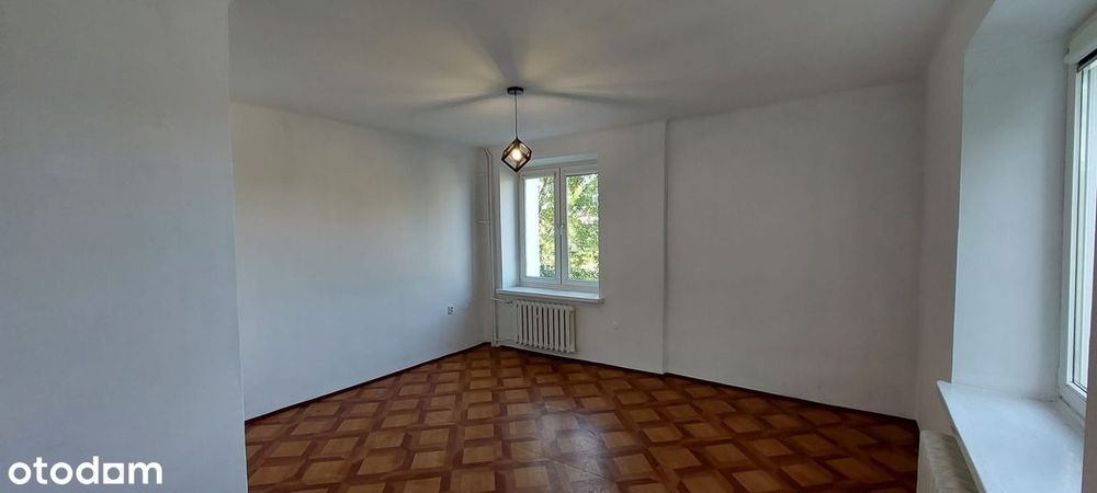 Przestronna kawalerka I Oddzielna kuchnia I Piwnica