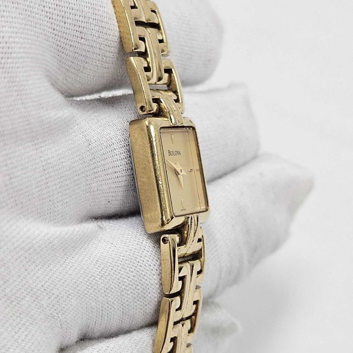 RELOGIO boluva vintage com banho em ouro