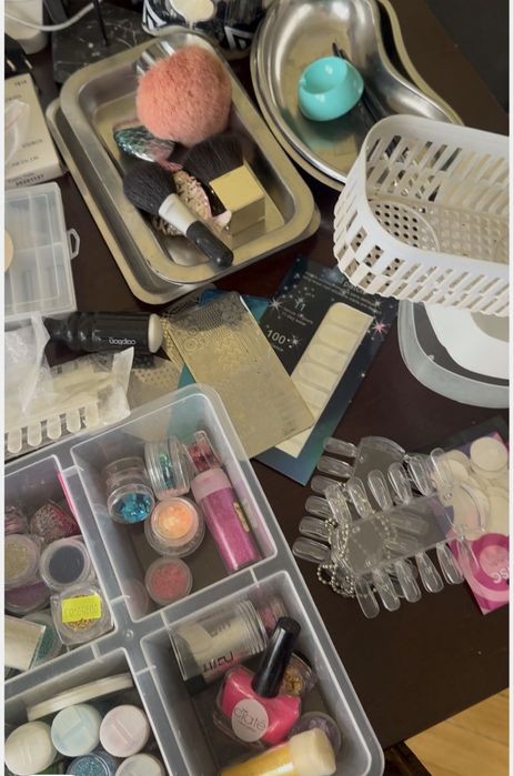 Sprzedam materiały do manicure