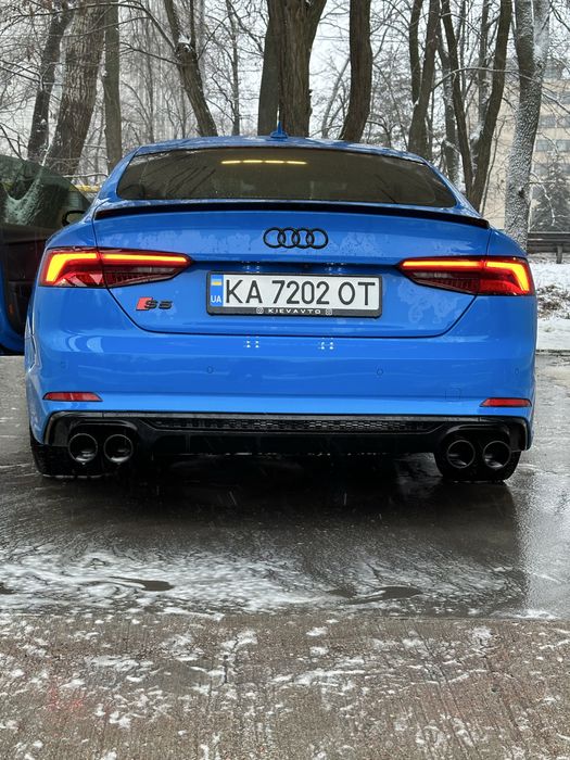 Задние стопы ауди а5 s5 b9 матричные динамические поворотники USA