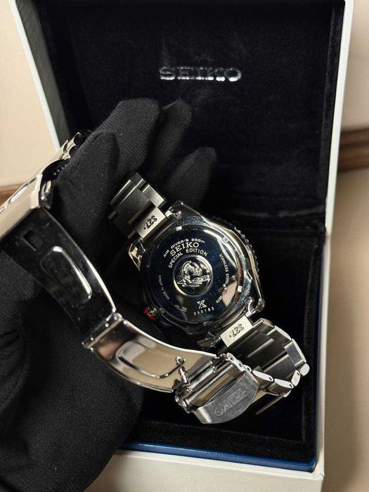 Годинник Seiko SNE589P1