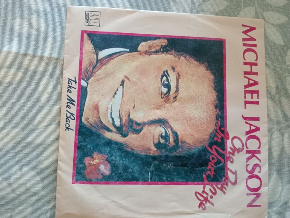 Vinil singles do Michael JacksonOne day on your life e take me back