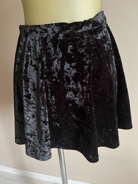 River Island welurowa czarna spódnica r. 36
