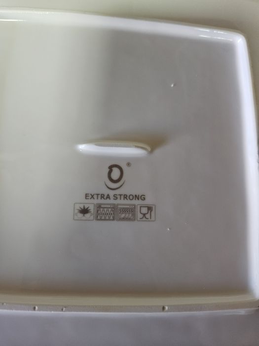 Conjunto de pratos de jantar, sobremesa e sopa