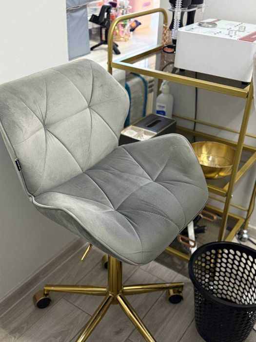 Преміальний кабінет у центрі Києва (Хрещатик) — готовий до роботи