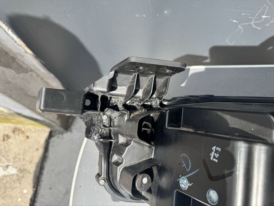 Mazda 3 BP 19-24 full led 8pin B9J8-67890