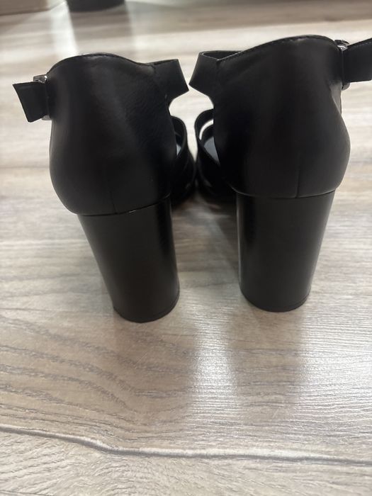 Босоніжки Graceland