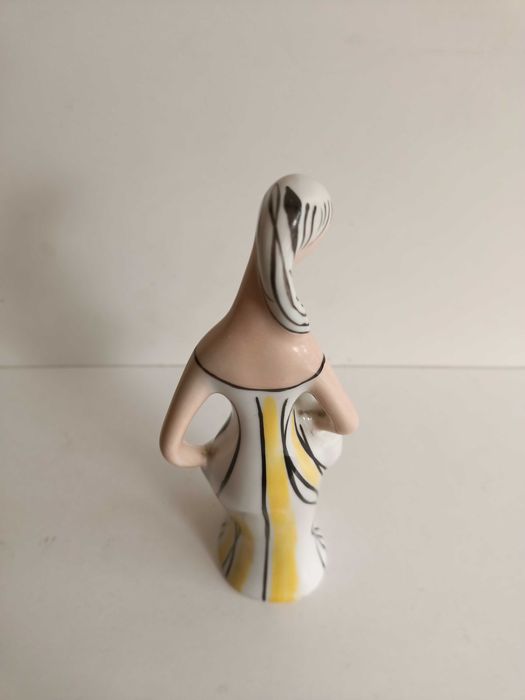 Figurka porcelanowa "grzybiarka" Ćmielów vintage PRL