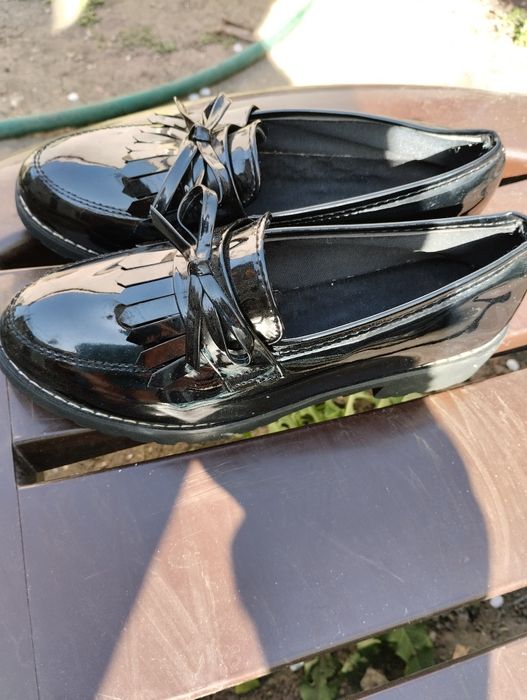 Туфли на девочку новые