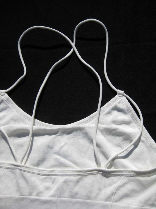 Белый топ в рубчик на бретелях M L