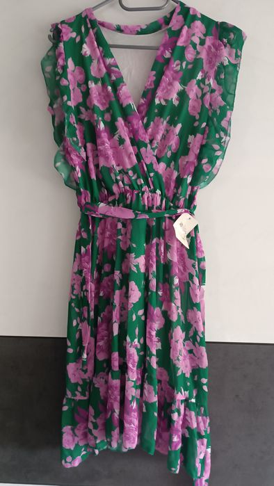 Zwiewna nowa sukienka w kwiaty S