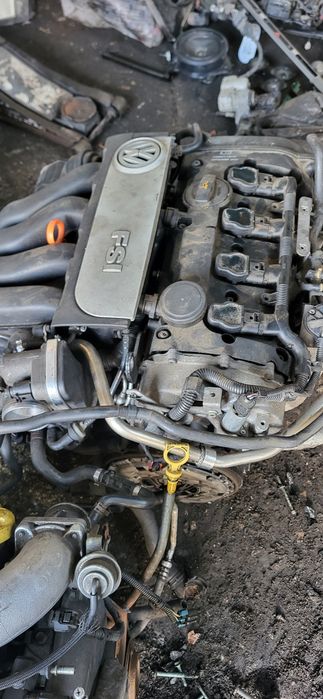 Silnik Goły VW Touran 2.0 FSI Gwarancja alternator cewka przepustnica