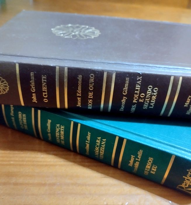 2 volumes Reader's Digest