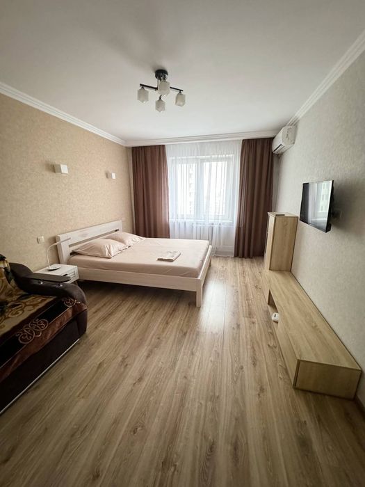 Посуточно квартира Троещина, ул. Закревского, 95