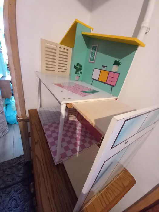 Sprzedam zabawkowy domek dla lalek  wysokość 68 cm
