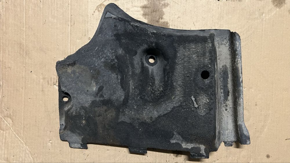 Osłona podwozia mała lewa przód A6 C7