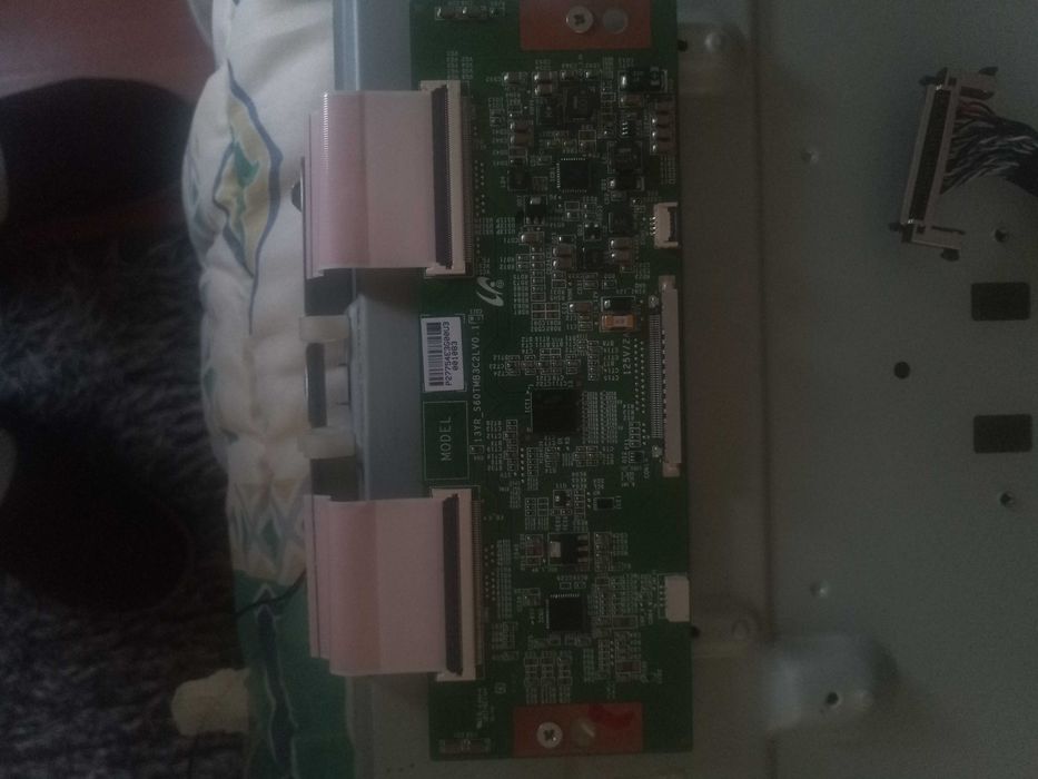 CROWN japan  LED TV 46 Polegadas