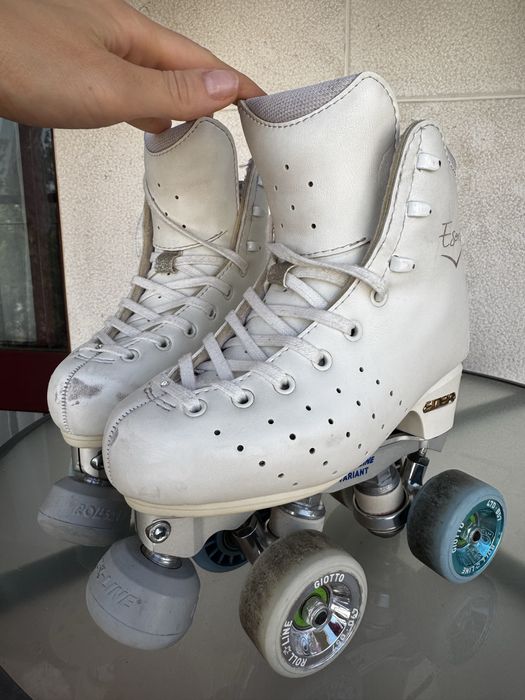 Patins tamanho 215/32