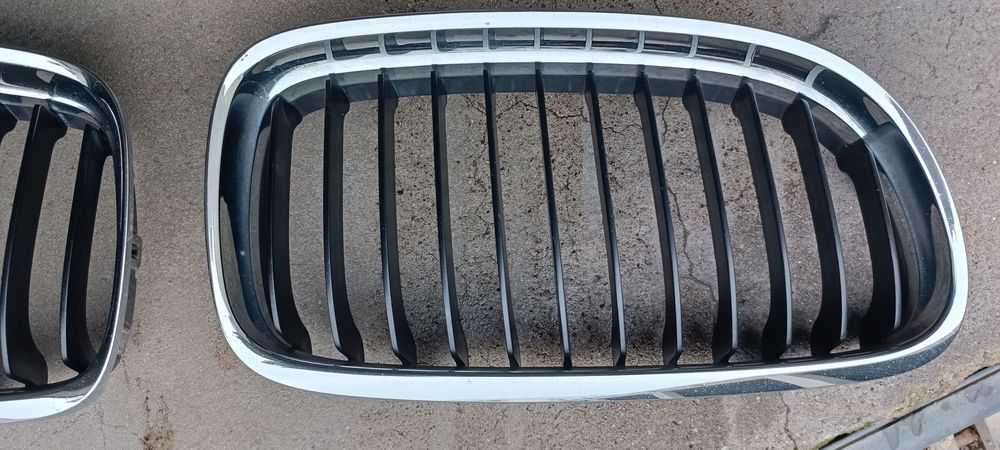 Grelhas originais para BMW e90, e91, e92.