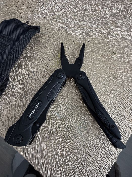 Multitool Roxon  krzesiwem