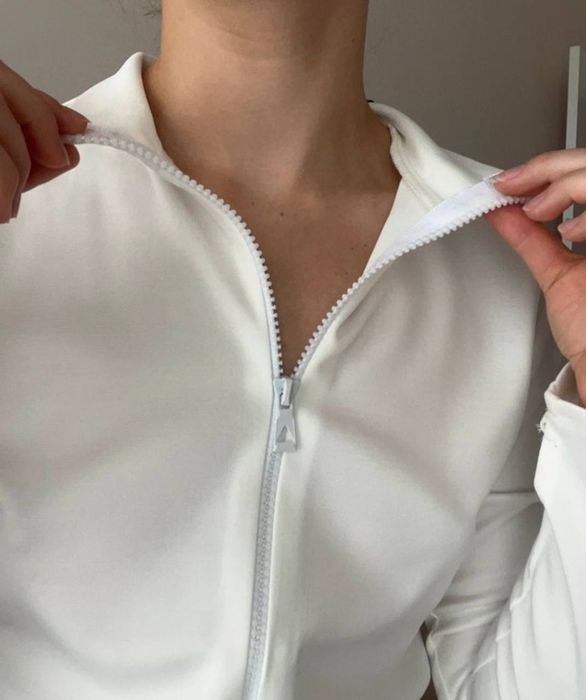 Продам боді з довгим рукавом білого кольору