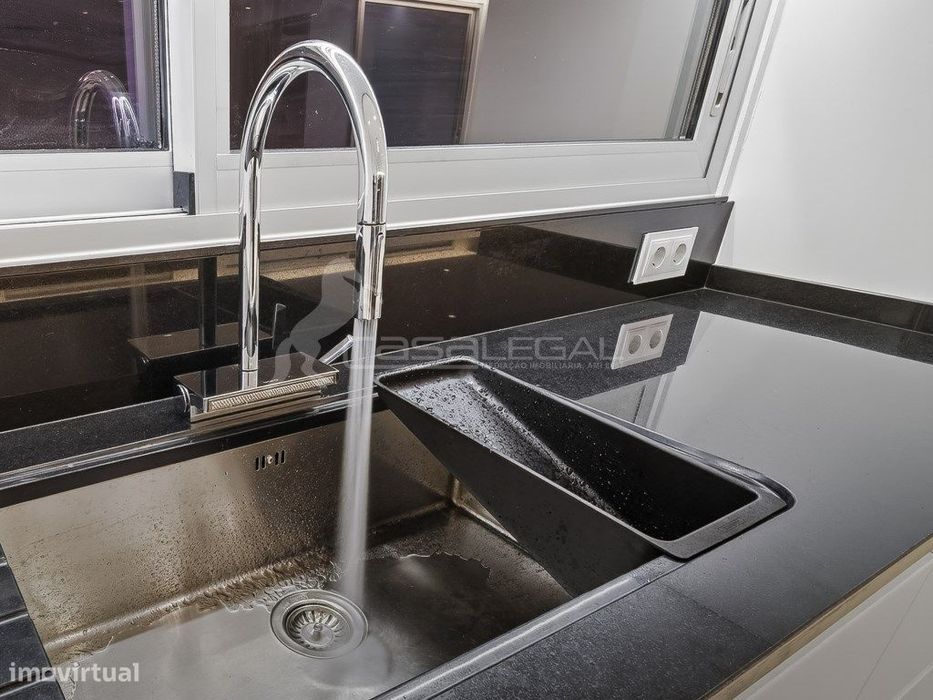 Moradia nova e térrea, com três suites, piscina aquecida e excelent...