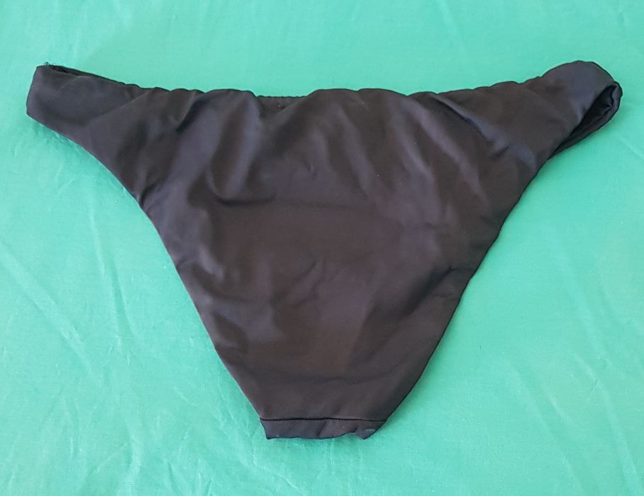 Parte de baixo de biquini azul escuro com brilhantes. Calzedonia. S
