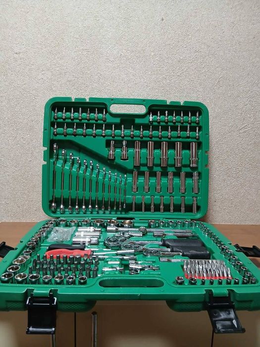 Набір Інструментів TAGRET 216 шт.