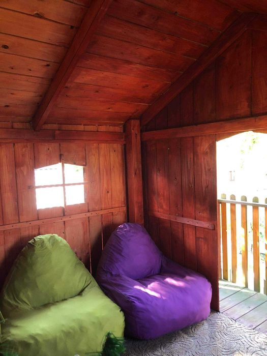 Domek dla dzieci ogrodowy  bardzo duzy i wygodny z balkonem oknami